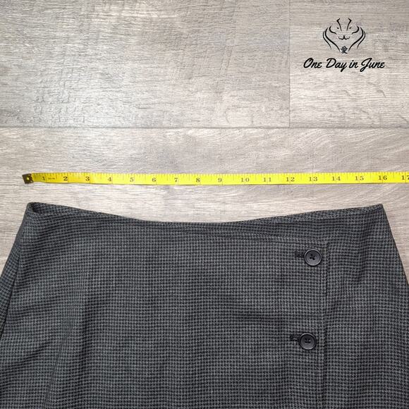 Banana Republic Button Front Mini Skirt Size 10 - Picture 3 of 5